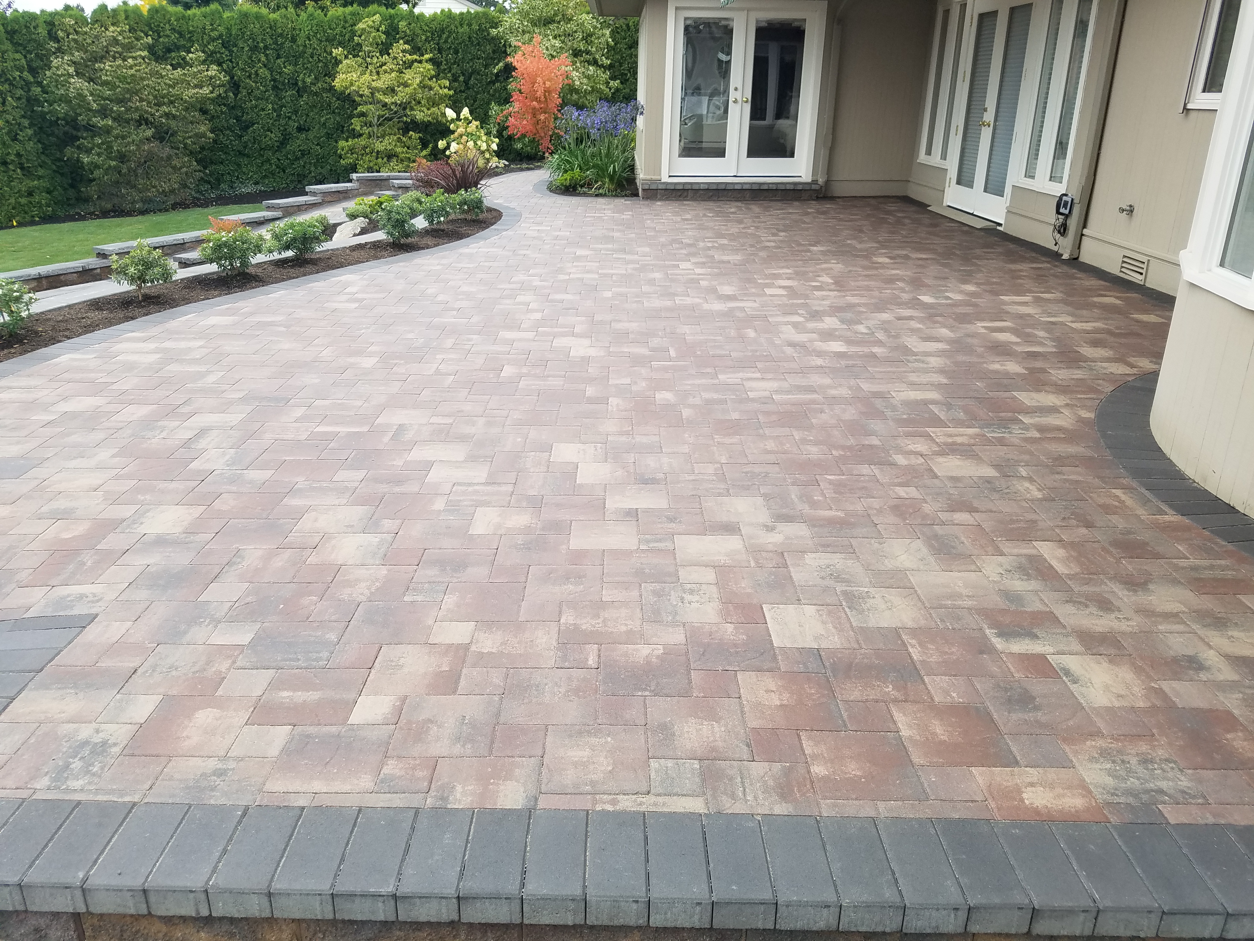 Backyard-paver-patio